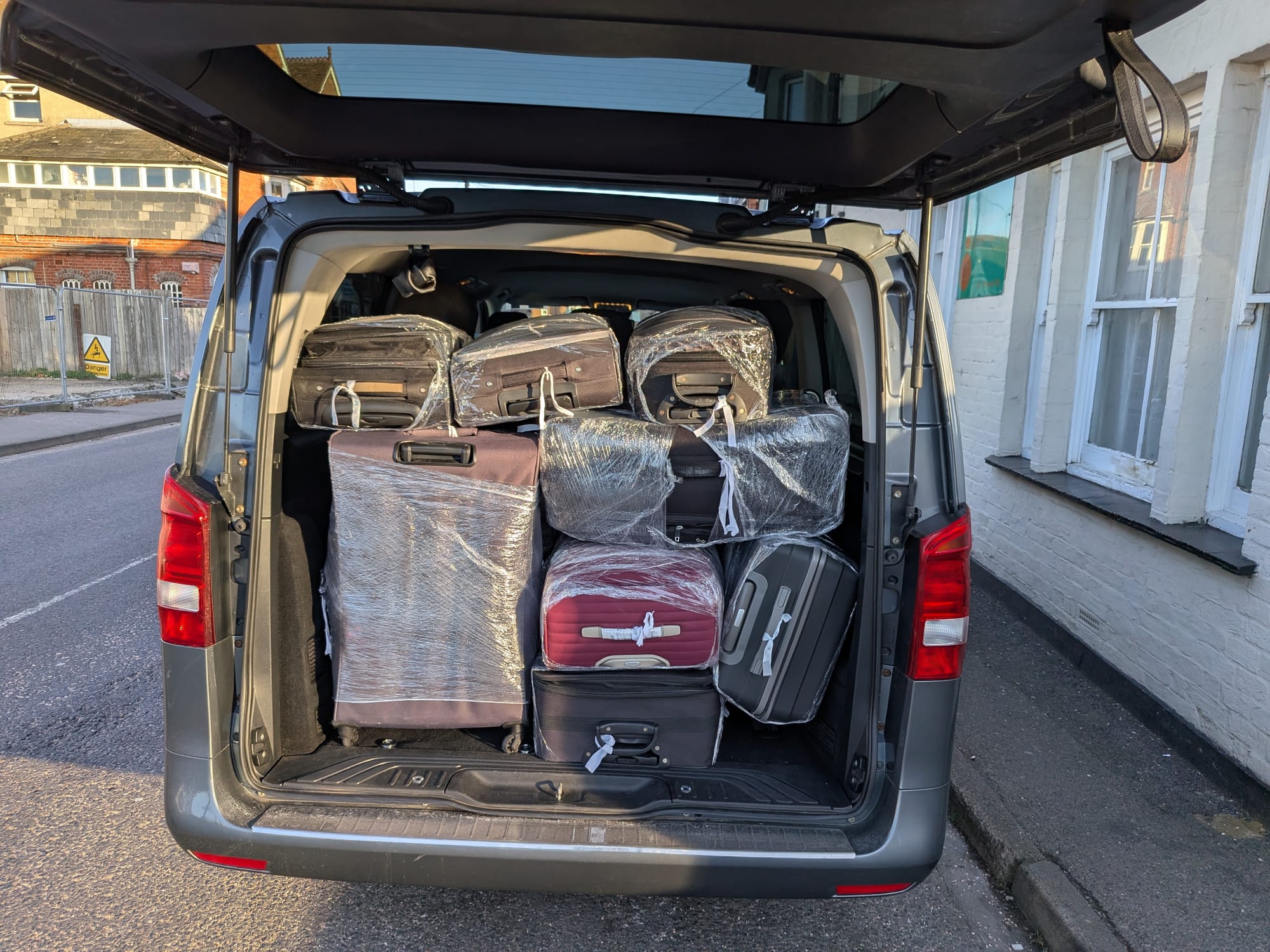 JS Minibus Photo 7